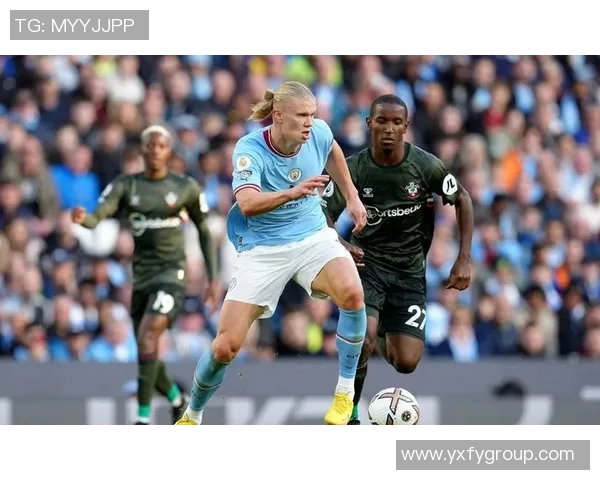 足球球星啤酒肚引发热议身材管理与运动员形象成焦点