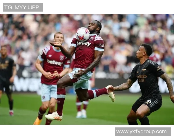 现役足球球星英文名字解析及其在全球足坛的影响力分析