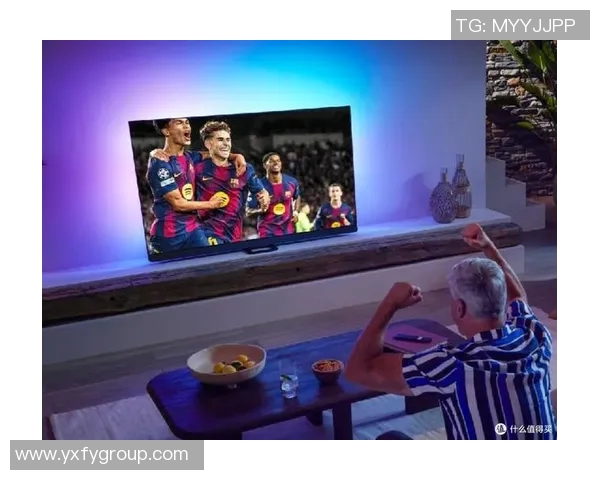 足球巨星耀目登场瞬间 赛场气氛瞬间点燃激情与荣耀